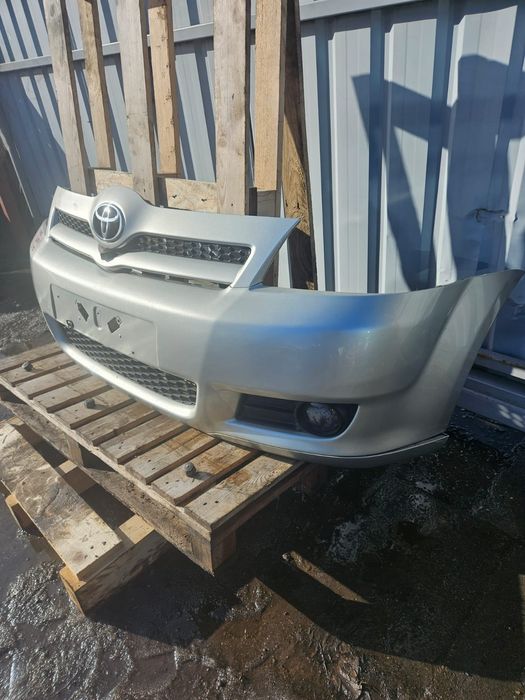 Corolla verso II zderzak przedni 1c0 05-08