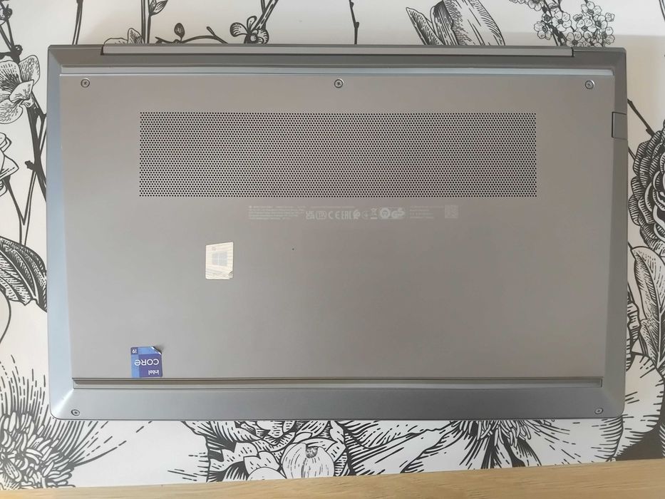Sprzedam Laptop HP ZBook Power 15.6 G8 (i9 64GB 500GB RTX-A2000 Win11)