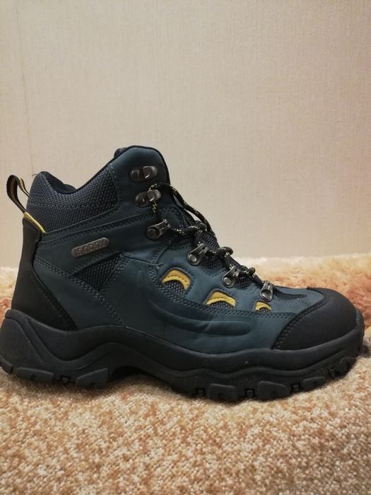 Mountain Warehouse. Jak nowe. Buty trekkingowe, wodoodporne.
