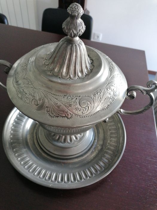 Terrina e prato em estanho