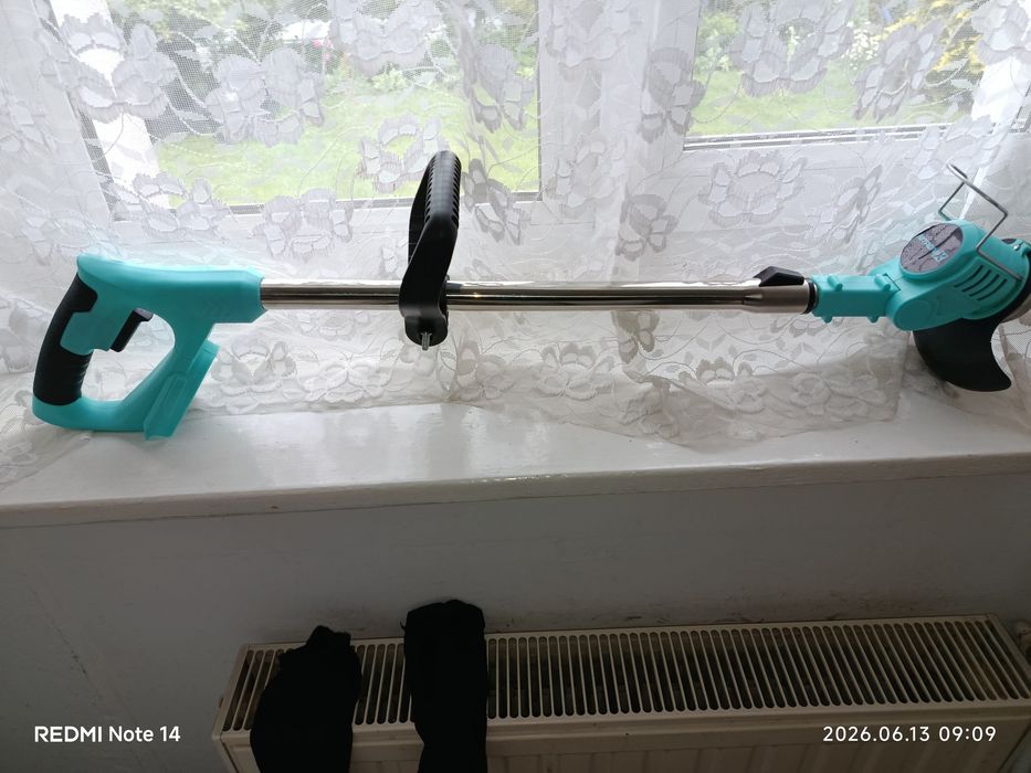 Podkaszarka akumulatorowa