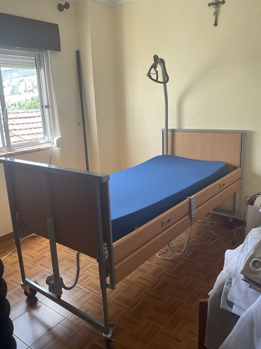 Cama articulada NOVA, para invalidos ou imcapacitados