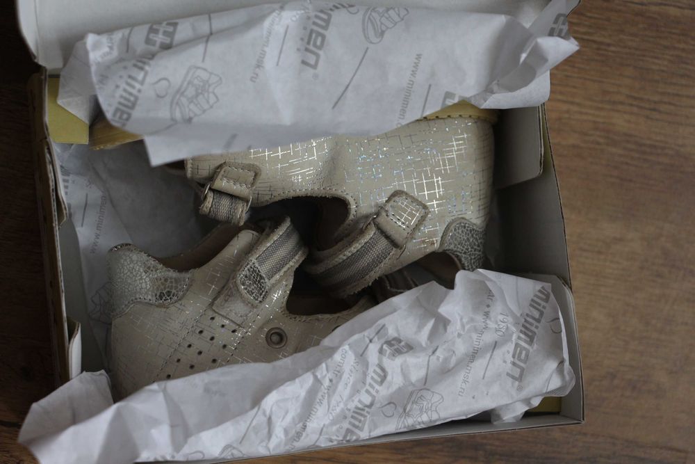 Minimen . Шкіряні босоніжки. Розмір 24.