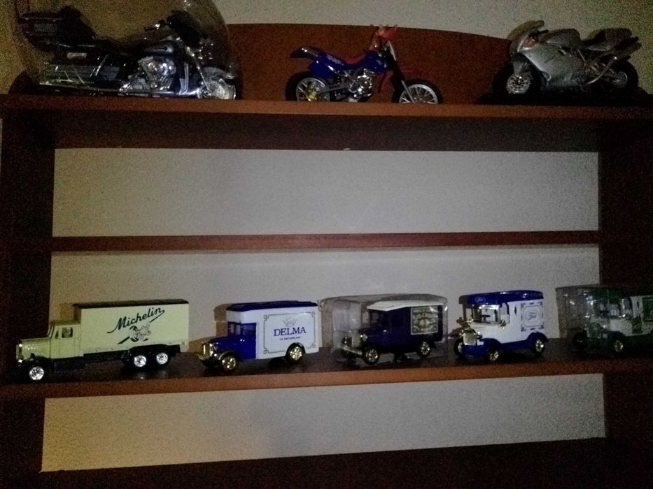 carrinhos  de brincar Burago  antigos (ferro)