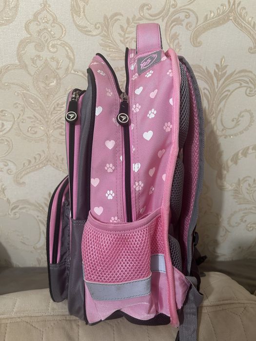 Шкільний ранець для початкових класів