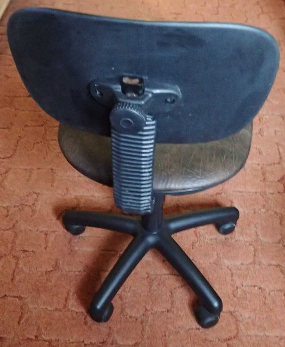 Krzesło biurowe obrotowe dla dziecka