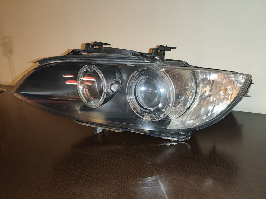 Farol BMW série 3 E92 E93 ótica xénon original usada