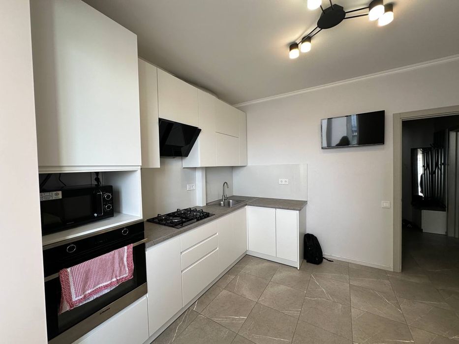 Оренда.1км.квартири. Довженка-58 поряд парку та озера