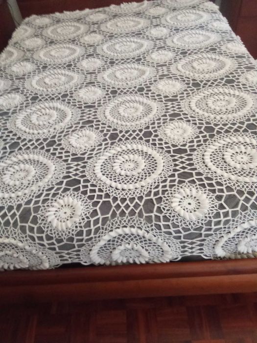 Colcha em renda para cama de casal