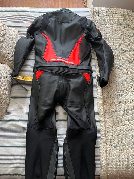 Fato moto spidi novo