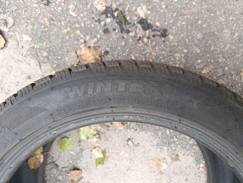 Резина 255/45 R18 б/у