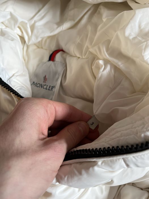 теплий пуховик аляска від Moncler