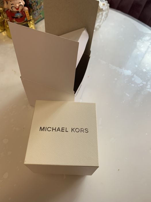 Новые часы,, MICHAEL KORS,,