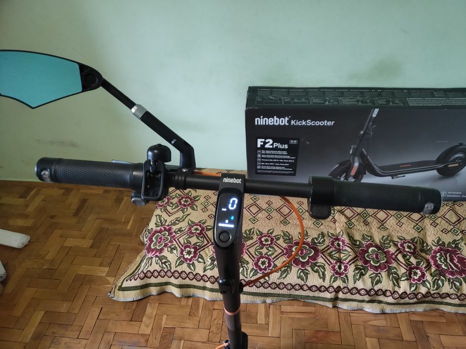 Електросамокат Segway Ninebot F2 Plus