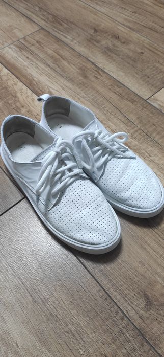 Краска для обуви и подошвы белая, blyskavka sport 75мл: 180 грн ...