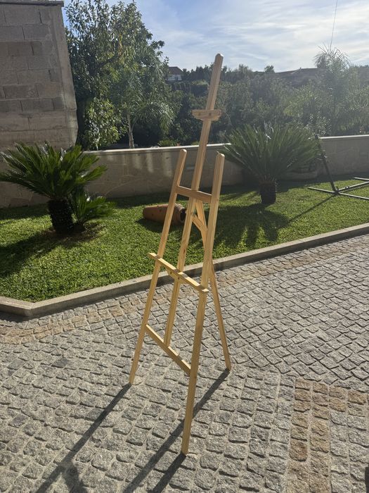 Cavalete de madeira