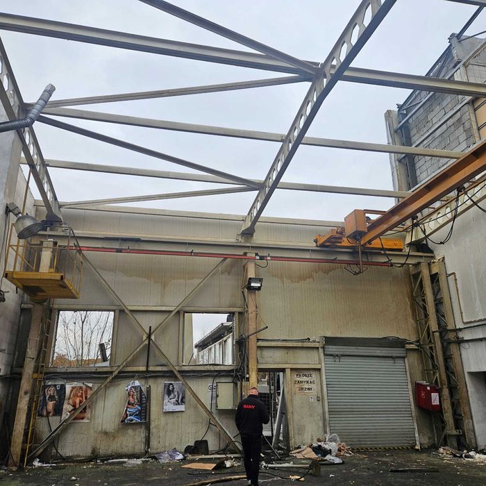 Konstrukcja stalowa z suwnica/ hala
