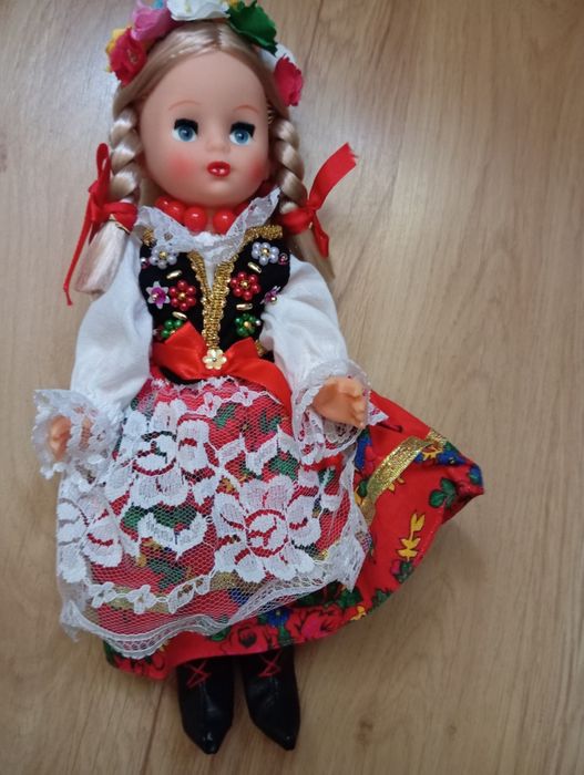 Lalka w stroju krakowskim