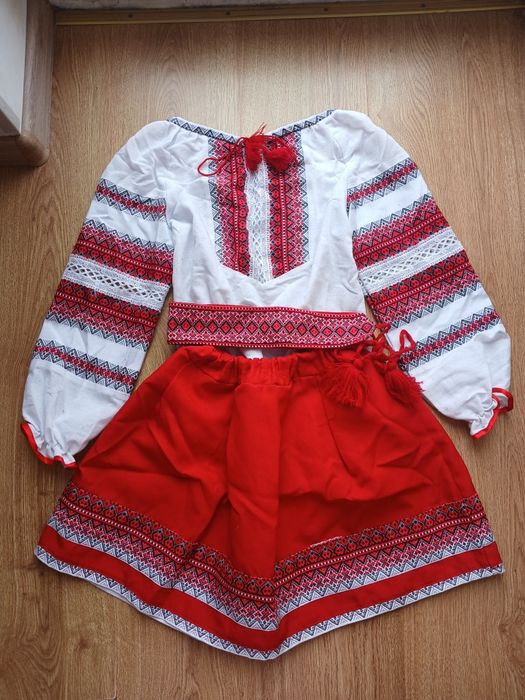 Вишиванку для дівчинки