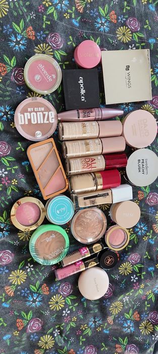 Zestaw kosmetyków Milani, rare beauty, appolca, aa wings, physicians