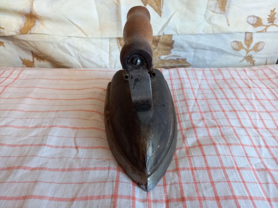 Утюг ретро времен ссср