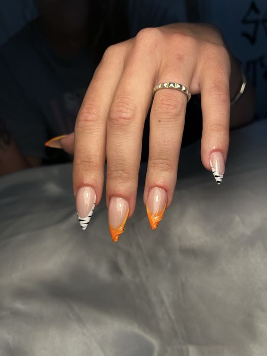 Unhas de gel por Clara Barros