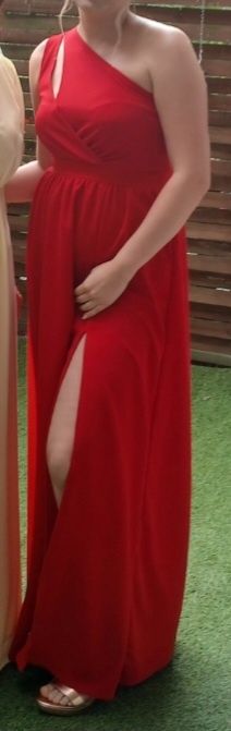 Czerwona sukienka