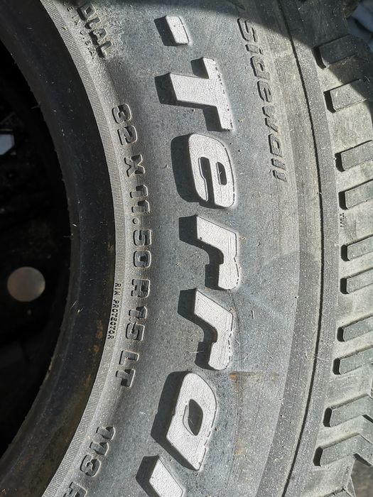 Vendo um pneu para jepes