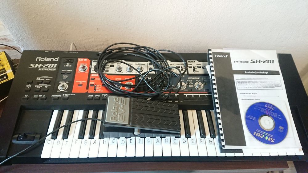 Roland SH-201 Kultowy Wirtualny Analog