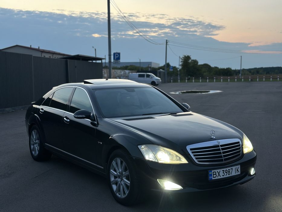 Mercedes-Benz W221