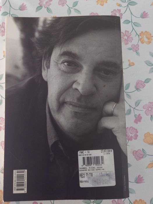 Livro "Equador" de Miguel Sousa Tavares