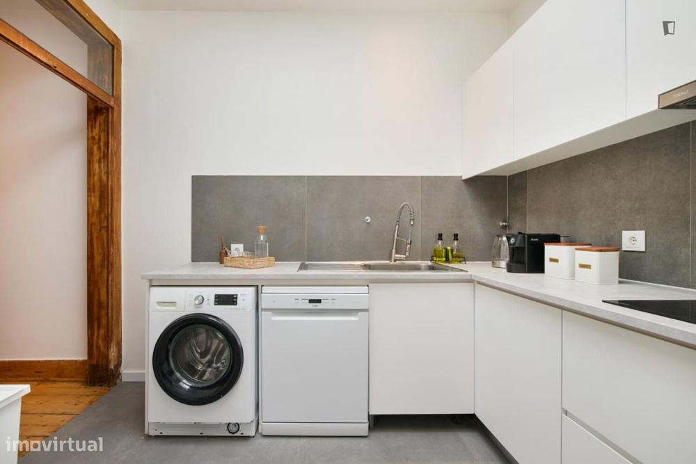 Quarto - localizado em Avenida da Liberdade Lisbon