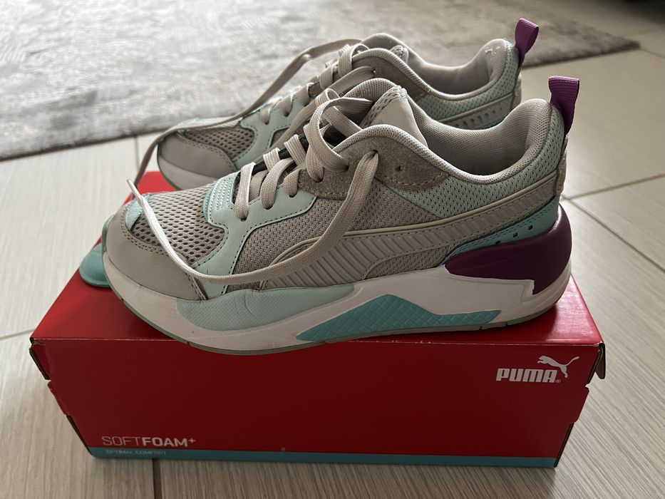 Кросівки Puma.
