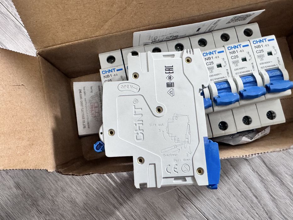 Модульний автоматичний вимикач Chint NB1-63  C25