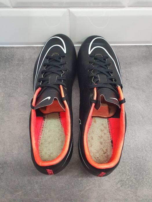 Półprofesjonalne Pro korki Nike Mercurial Veloce II FG 42