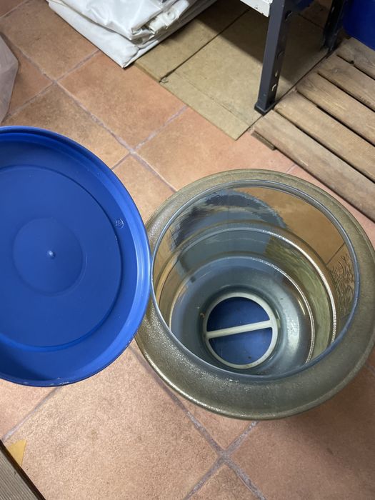 Comedouro para cães 9kg de comida