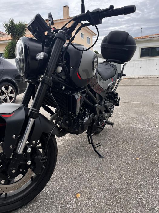 Moto Benelli Leoncino 125
