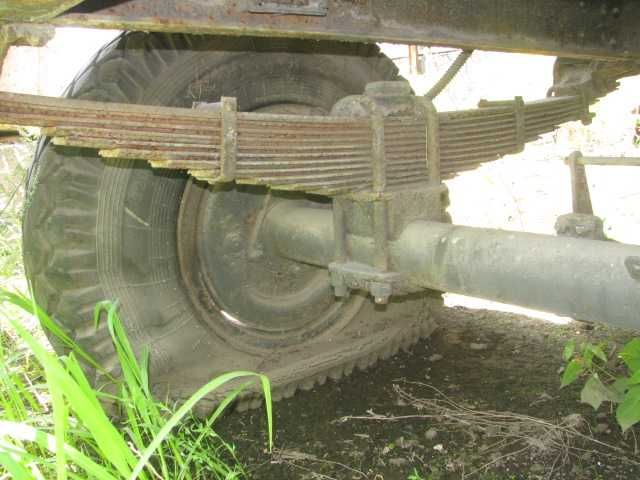 Причіп  двох вісний  8-и тонний.