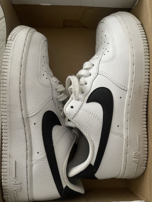 Оригінальні кросівки Nike air force 1 07 low 36 cm 22.5 white-black