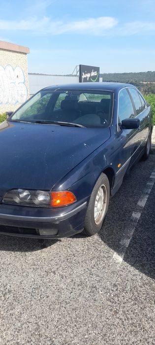 BMW 525TDS 1999 e 268000km ou troco por carro ou mota do mesmo valor