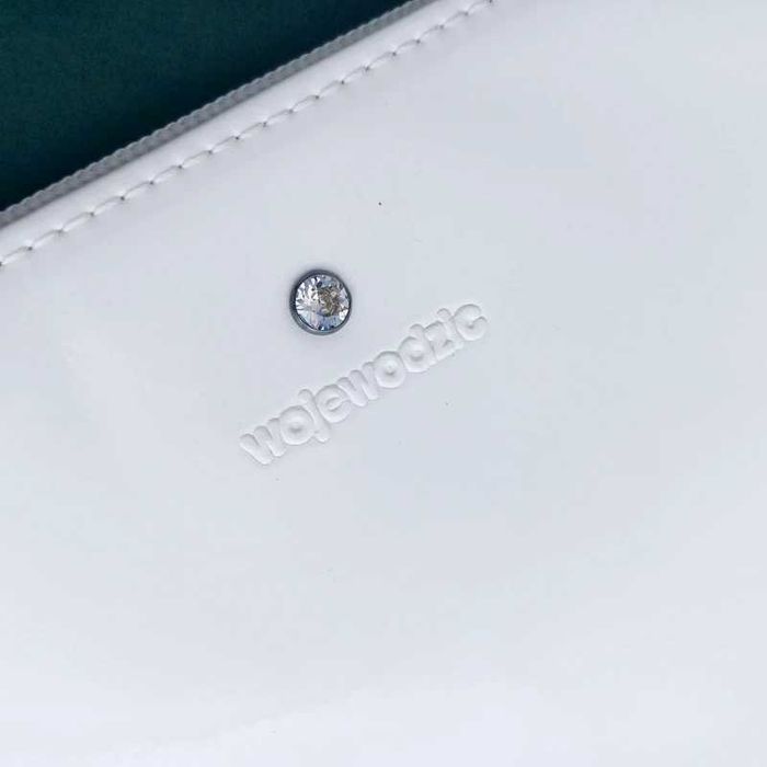 Skórzane etui na tablet dokumenty Wojewodzic Swarovski białe