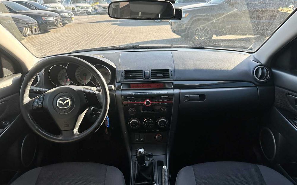 Mazda 3 2009 року