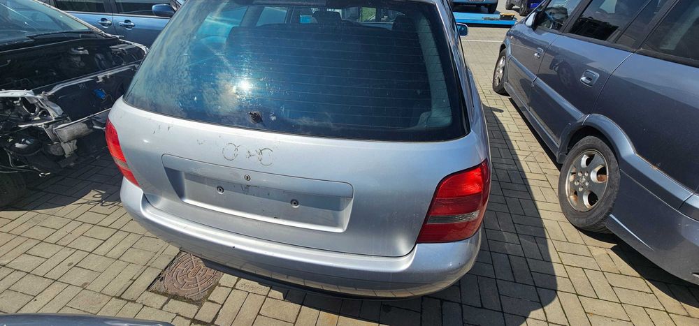 Audi A4 B5 Drzwi lewe tył prawe przód  LY7W