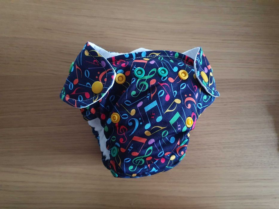 Piękne AIO w nutki rozmiar MOS