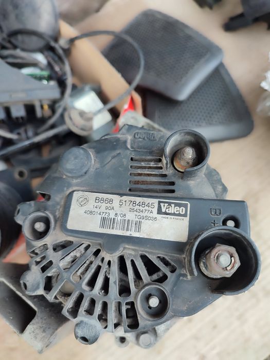 Генератор Фиат Добло Fiat Doblo 1.3 mJet 2008