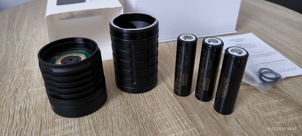 NOWA latarka Sofirn Q8 Plus -  16000 lm. wraz z 3 szt. akumulatorów.
