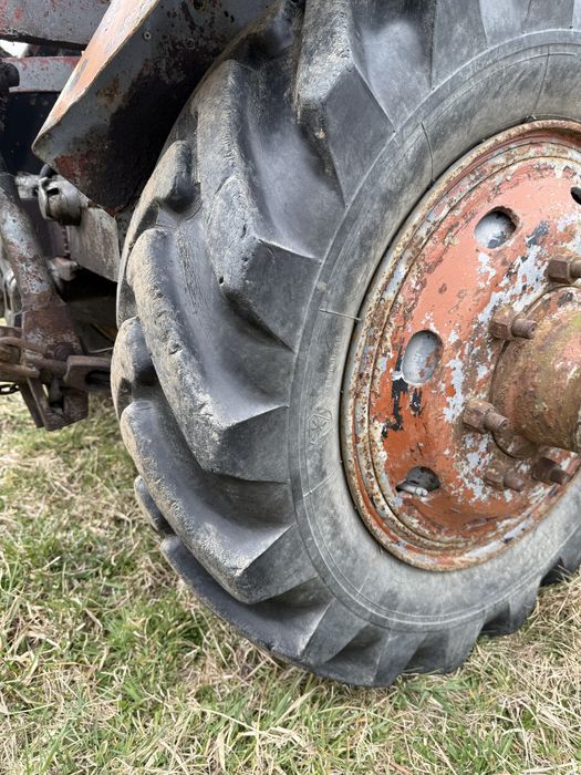 Traktor Sam.  Silnik 4011