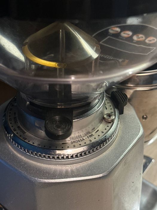 Продам кавомолку Quamar