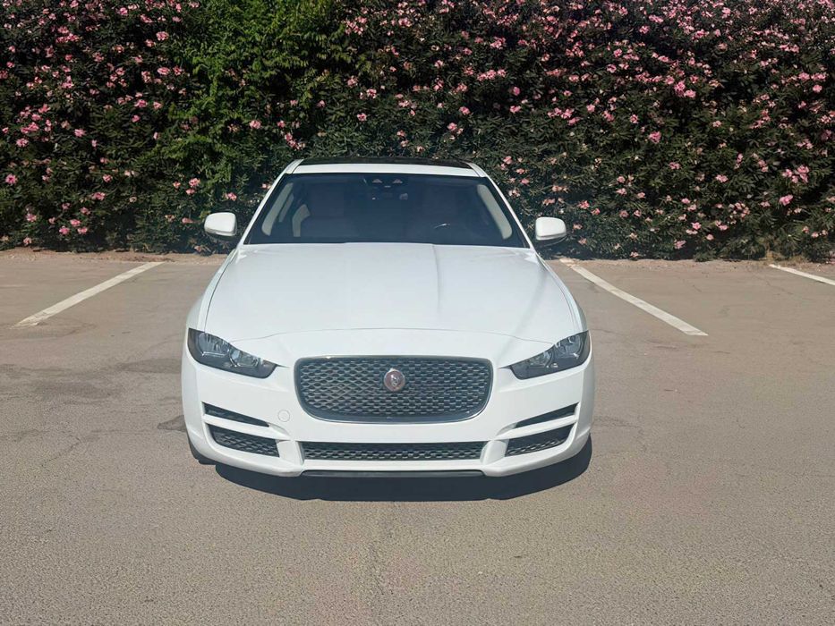 Jaguar XE 25t      2018
