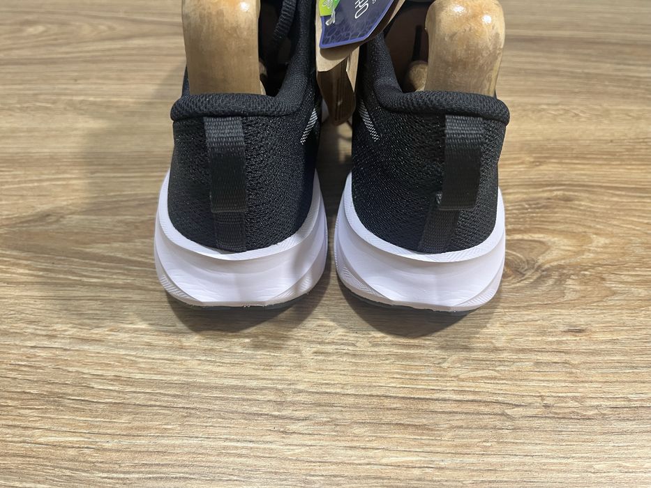 Кросівки ASICS Versablast 2 Нові.  Розмір 42(26,5 см.)